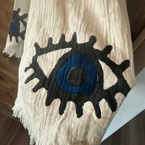 Cream Robe with Blue and Black Eye Design - Picture 2 of 5